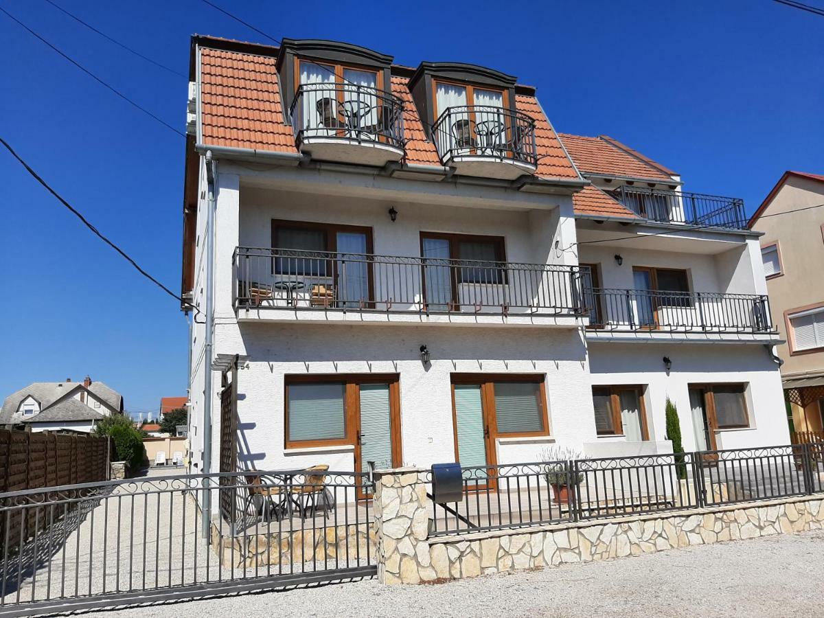 Familia Apartmanhaz Keszthely Luaran gambar