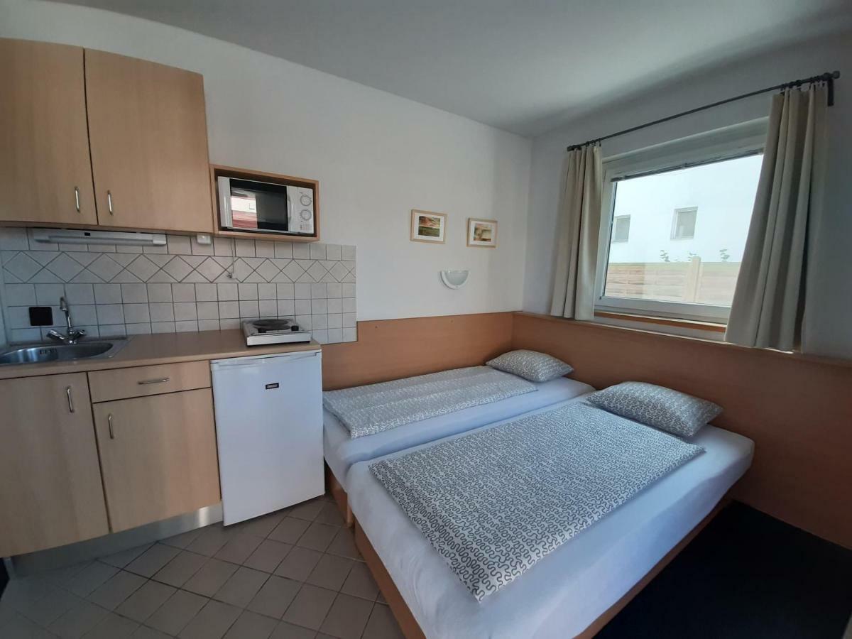 Familia Apartmanhaz Keszthely Luaran gambar