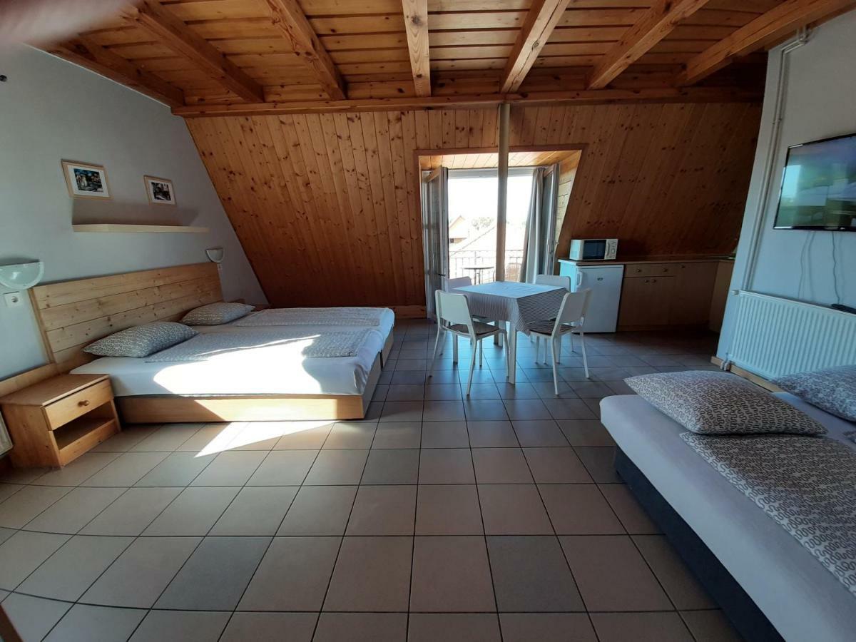 Familia Apartmanhaz Keszthely Luaran gambar
