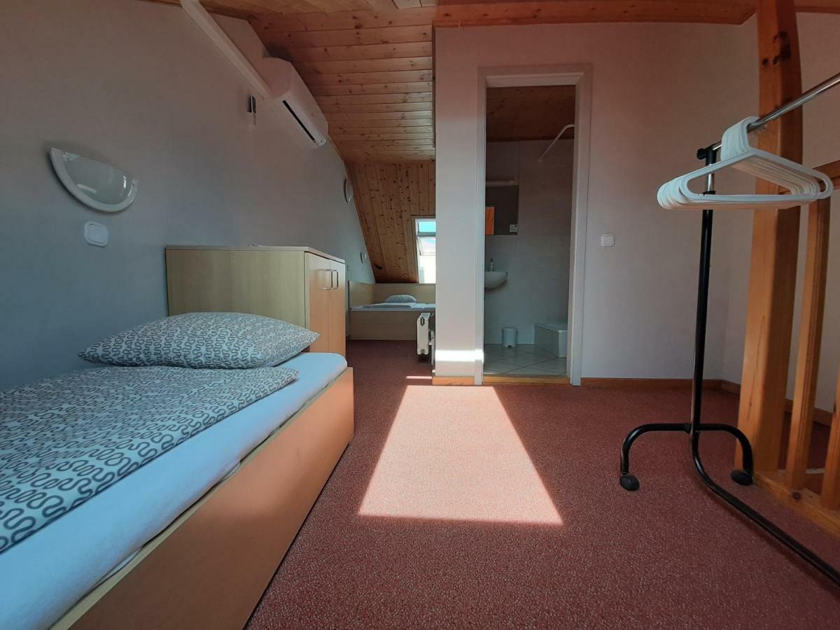 Familia Apartmanhaz Keszthely Luaran gambar